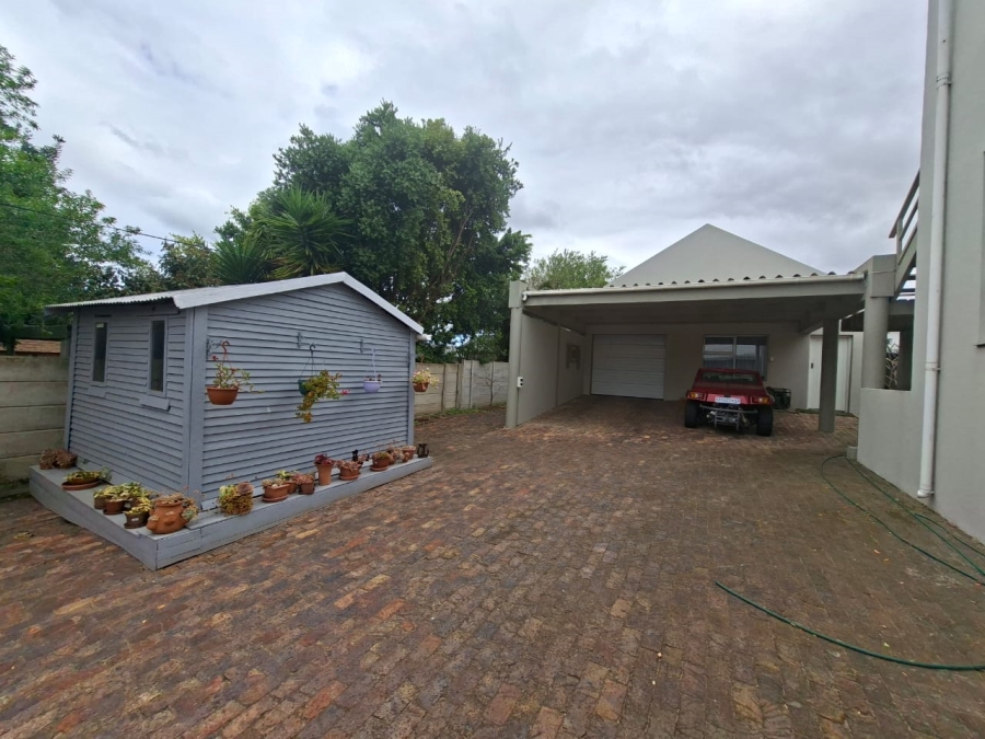 4 Bedroom Property for Sale in Hartenbos Central Western Cape
